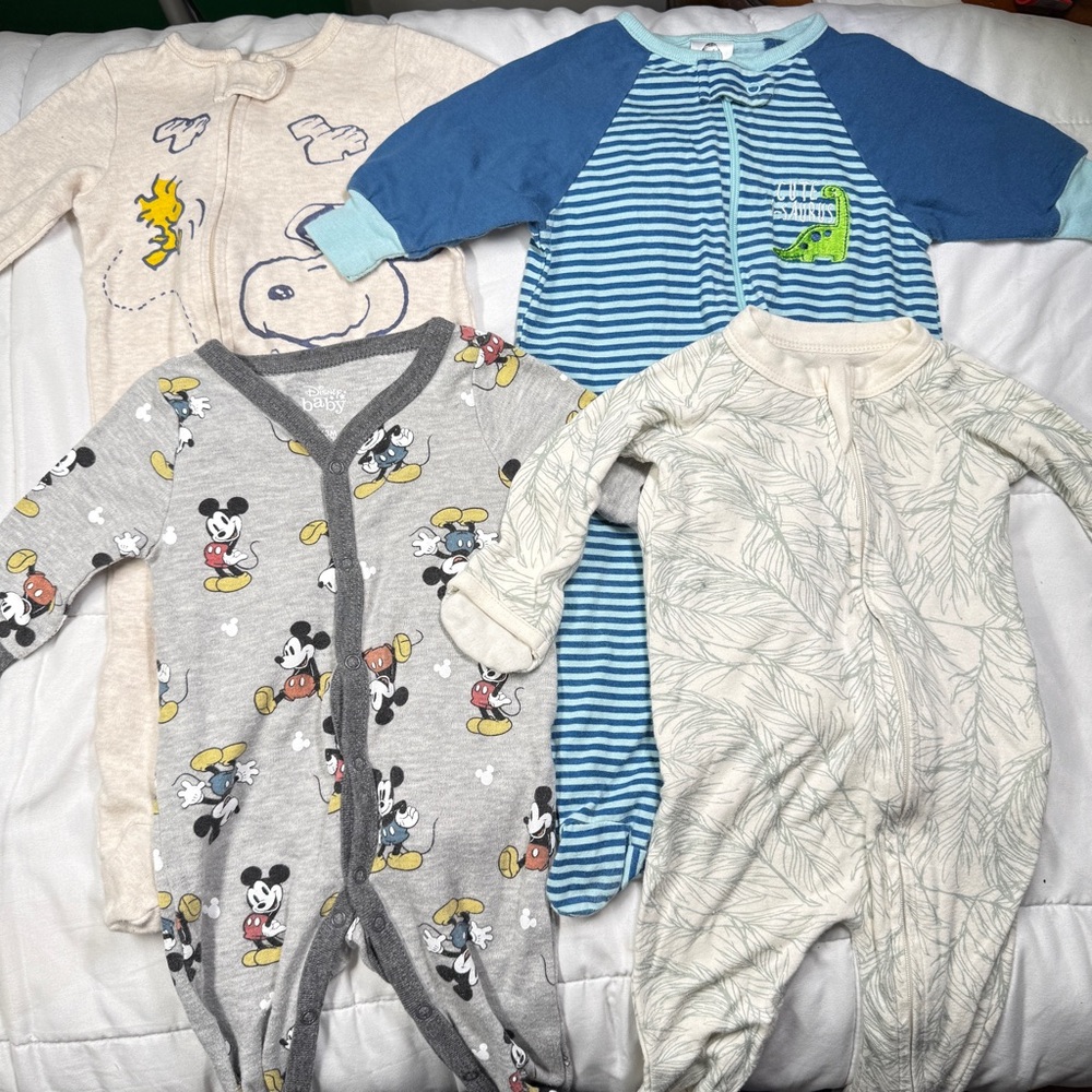 Bundle of 4 Baby Footies Pjs Lot of Baby Clothes Size 0-3 Months